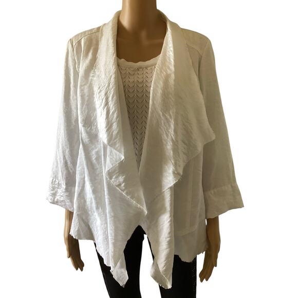 Chicos Jacket Sz 2 laminated White 3/4 Sleeve Open Front Frayed Edges - Picture 1 of 7